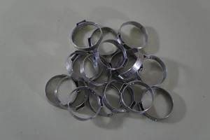 Lote de 17 abrazaderas para orejas integrales Oetiker 16701136, 030.1-706RD 26.9-30.1 mm, nuevas - Imagen 1 de 6