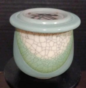 Vintage signierter Deborah Shapiro Butterglocke Topf Kunstkeramik hellgrün Crackle - Bild 1 von 10