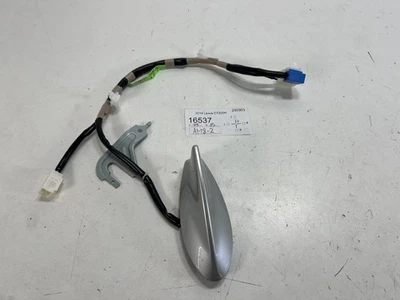Antena de techo de aleta de tiburón radio satélite Lexus CT200h 2011-2017 - 1J4 OEM Foto 1 de 4