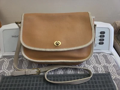 Vintage Coach Spectator City Bag 9667 Tan and White Crossbody Bag  - Image 1 of 4