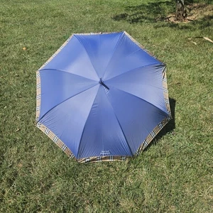 Burberry’s London Week End Umbrella Blue Plaid Trim Vintage Wood Handle 45" - Picture 1 of 10
