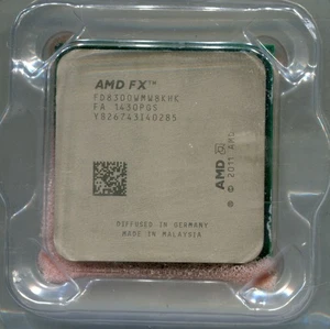 AMD FX-8300 FD8300WMW8KGU 3,3 à 4,2 GHz huit cœurs socket AM3+ CPU 95W Vishera - Photo 1/3