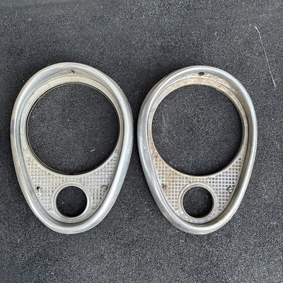 Biseles de faros Buick 1952-54 Foto 1 de 2