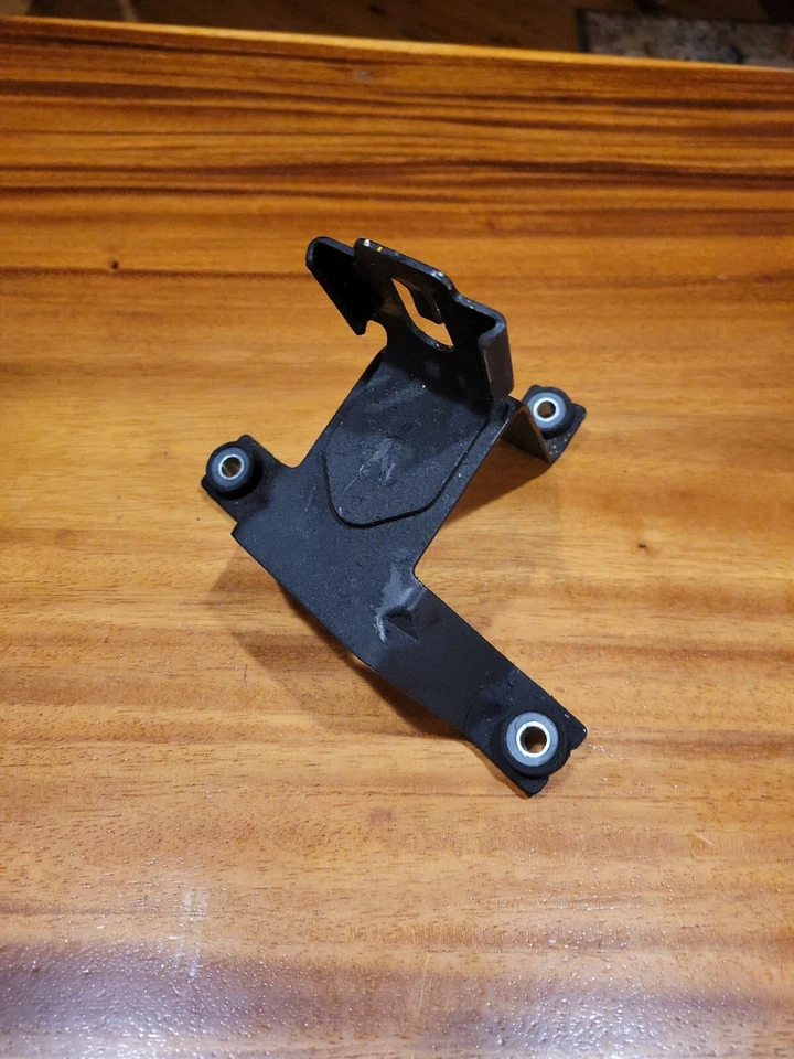 2003-2009 TOYOTA 4RUNNER POWER STEERING RESERVOIR BRACKET OEM P1742b55 - Image 1 of 1