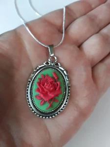 Red Rose Green Cameo Necklace 925 sterling silver Christmas Gift CLEARANCE SALE - Picture 1 of 3