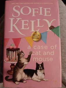 Eine Kiste mit Katze und Maus - Bild 1 von 2