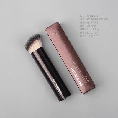 HOURGLASS Vanish Seamless Brush Finish Foundation Brush Makeup Brush - Image 1 of 4