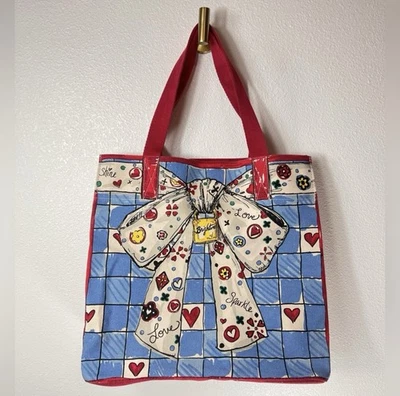 Bolso grande con lazo de lona Brighton rojo y azul a cuadros Love is All You Need Foto 1 de 4