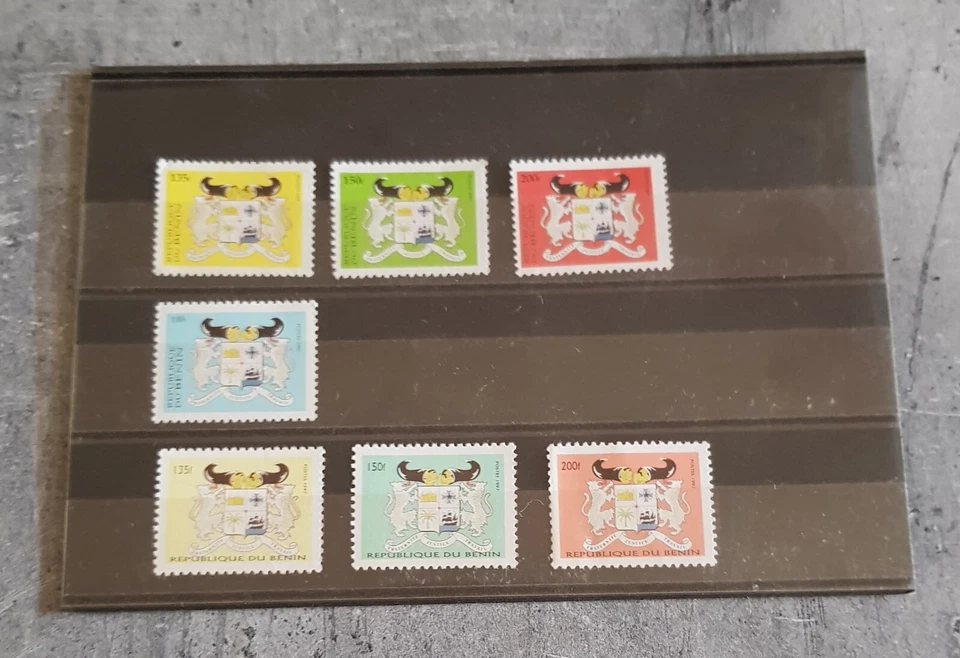 BENIN COAT OF ARMS 2 SETS &INDIVIDUAL MNH - Image 1 of 1