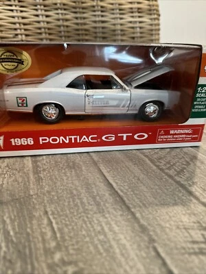 7 Eleven (711) 1966 Pontiac GTO Die-cast Racing Car 2020 Collector Edition 1:25 - Image 1 of 4