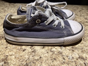 kids converse size 8
