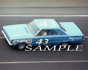 RICHARD PETTY 1966 #43 PLYMOUTH RACING ON TRACK AT DAYTONA 8X10 GLOSSY PHOTO2 - Picture 1 of 1