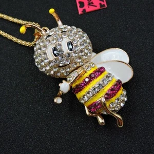 Betsey Johnson rosa Honigbiene Gold Anhänger Kette Halskette Gratis Geschenktüte - Bild 1 von 3