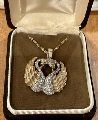 PINGENTE DE ANINHAMENTO DE CISNE ESMALTADO DUPLO JOIA NOLAN MILLER 16,5+2” EXT.  COLAR - Imagem 1 de 4