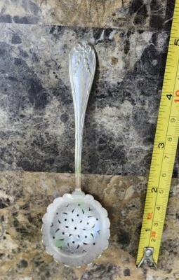 🔎RARO ANTIGUO ESTRIADO con FORMA DE TIJERA PUNTA DE ARCO DE TRIGO TAMIZ DE AZÚCAR PLATEADO🍚 Foto 1 de 4