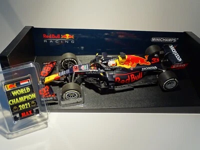 RED BULL RACING RB 16B - M. Verstappen + PITBOARD 1:18 Minichamps - Bild 1 von 3