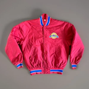 Chaqueta de bombardero Macy’s Thanksgiving Day Parade pequeña/mediana roja universitaria EE. UU. DE COLECCIÓN - Imagen 1 de 9