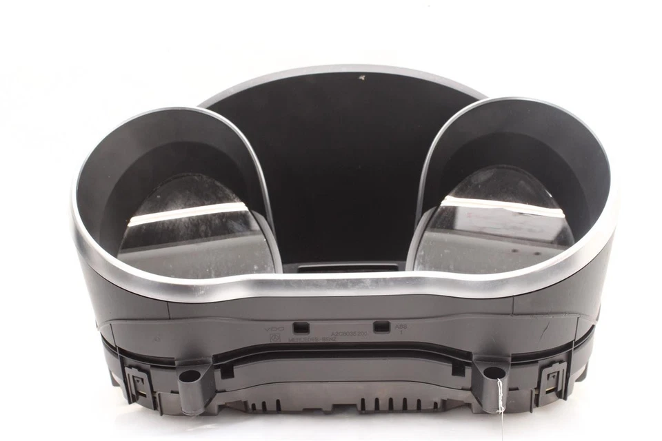 SPEEDOMETER CLUSTER 梅赛德斯-奔驰 C250 C300 C350 C63 2015 15 2059000716 1422871 — 第 1/4 张图片