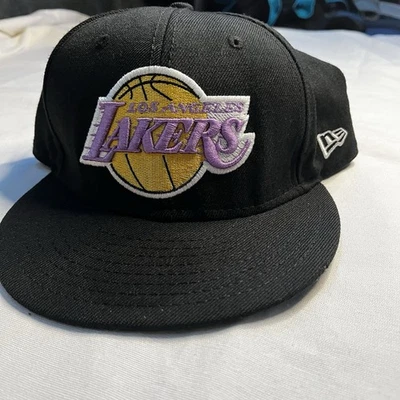 New Era Los Angeles Lakers Black Vintage Fitted Size 7 1/4 - Image 1 of 4