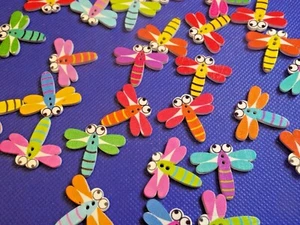 25x30mm Dragonfly Wooden Button Mixed Colours Sewing Art Craft Scrapbooking - Picture 1 of 8