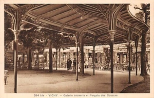 CPA-Vichy galerie couverte et pergola des sources - Imagen 1 de 2