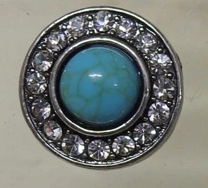 Celtic pattern 8 with Turquoise centre stone Noosa Style Snap Button - Picture 1 of 1
