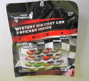 2019 Nascar Authentics Mystery Die-Cast Car & Sticker - Wave 5 - 1:87 scale NEW - Picture 1 of 1