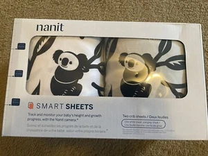Pack de 2 sábanas inteligentes Nanit blancas y grises rastrean el progreso del crecimiento del bebé - Imagen 1 de 3