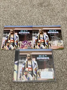 Iggy Azalea The New Classic CD (Signed With Real & Fake Signature) - Picture 1 of 2