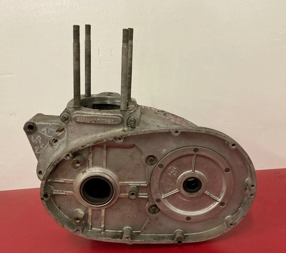 1969 TRIUMPH TROPHY 250 КОРПУС ДВИГАТЕЛЯ TR25W  - Изображение 1 из 4