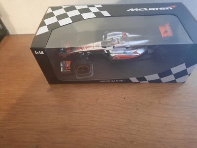 MC Laren Merceds MP27 Showcar Button 2012 - Bild 1 von 2