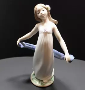 Lladro Gentle Breeze Ritired #8363 2008 Events Creation Edizione Speciale Senza Scatola - Foto 1 di 10