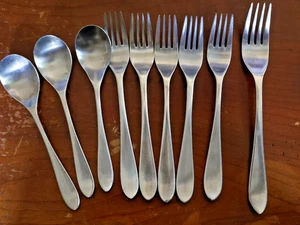 9 Pcs Our Table Flatware Stainless Steel 18/10 Teaspoons Salad Fork Pre- Owned. - Picture 1 of 4