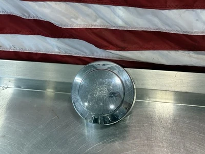 OEM 1999-2007 Ford F250, F350 Super Duty Silver Center Cap - - Image 1 of 4