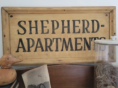 Antique VTG. SHEPHERD APARTMENTS WOOD SIGN Hand Painted PRIMITIVE One of a Kind  - Image 1 of 4