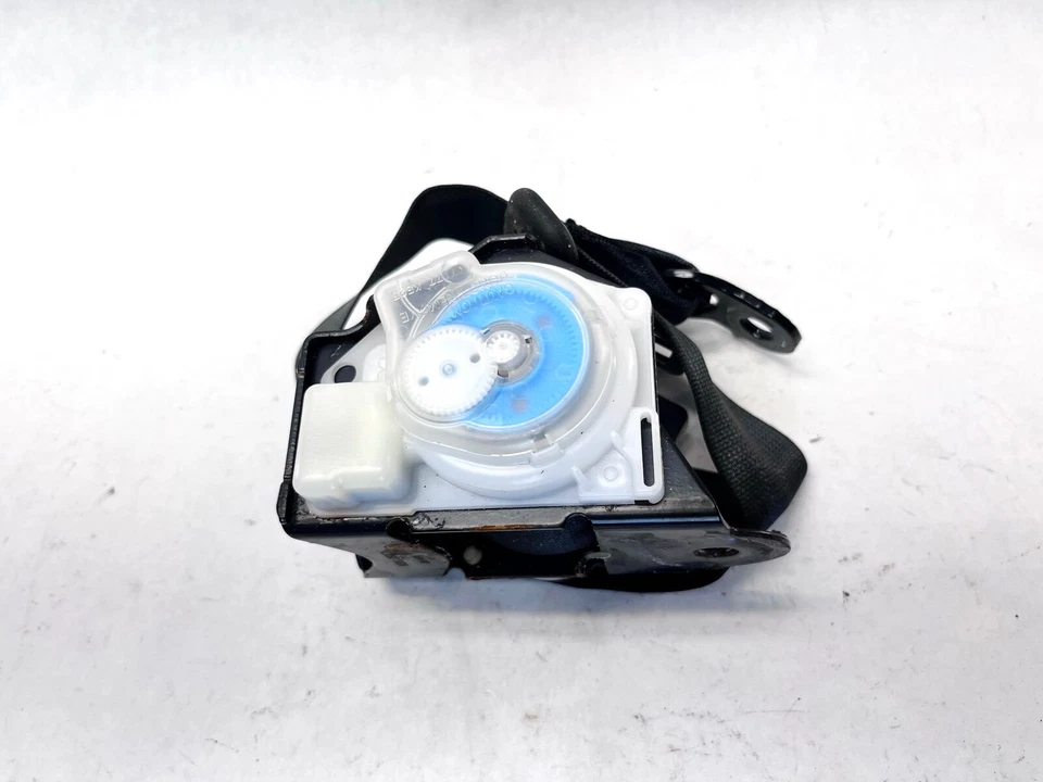 17-23 阿斯顿·马丁 DB11 后部左或右座椅安全带撤回器 原始设备制造商 — 第 1/4 张图片