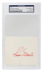 Roger Maris Signed New York Yankees Signature Cut PSA/DNA - Picture 1 of 2