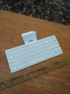 APPLE KEYBOARD MODEL A1359 - Image 1 of 4