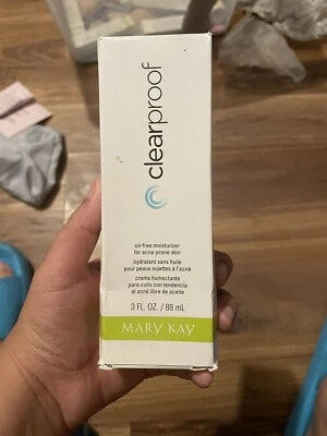 Crema hidratante sin aceite Mary Kay Clear Proof Foto 1 de 4