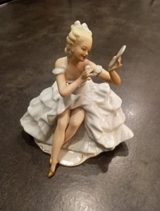 Porzellanfigur der sitzenden Tänzerin von Schaubach Wallendorf 1940 -1953 - Bild 1 von 7