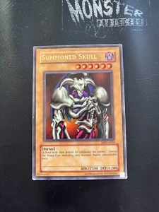 YUGIOH SUMMONED SKULL ULTRA RARE MRD-E003 PLAYED - Foto 1 di 6