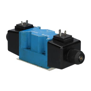 Eaton Vickers DG4V52CMUA620 Solenoid Directional Valve New NMP - Picture 1 of 7