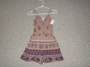 Neu mit Etikett Charlotte Russe brauner Spielanzug/Strampler Größe S - Bild 1 von 3