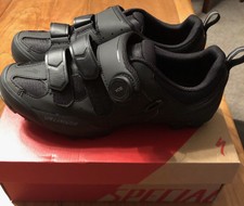 wide cycling cleats
