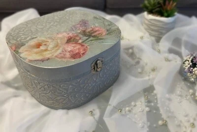Wooden Box with resin on top | decoupage | floral design | raised texture — 第 1/4 张图片