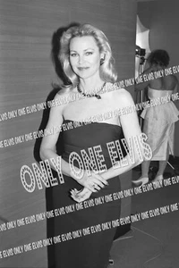 1987 Sexy Actress MICHELLE PHILLIPS (PHOTO) American Video Awards LOS ANGELES 03 - Picture 1 of 1
