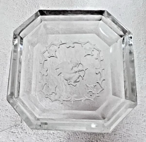 Vintage Intaglio Cherub Cupid Shooting Arrow Glass Crystal Open Salt Dip 2.5 Sq - Picture 1 of 4