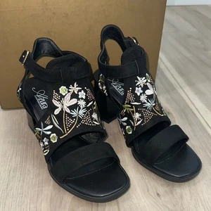 Azura by spring step romantic suede floral embroidered open toe heeled sandals 7 - Picture 1 of 9