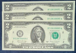 3 New Uncirculated 2 Two Dollar Bills 2017 - Three Mint Notes Sequential Crisp - Picture 1 of 1