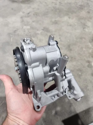 BMW N57 M50D high capacity oil pump 11418507325 - Image 1 of 2